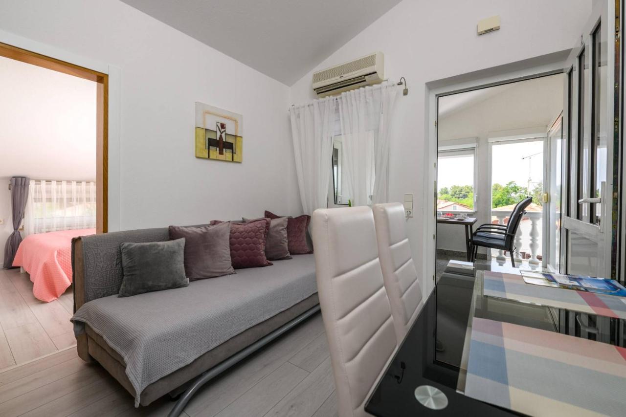 Apartments Somi โปเรช ภายนอก รูปภาพ